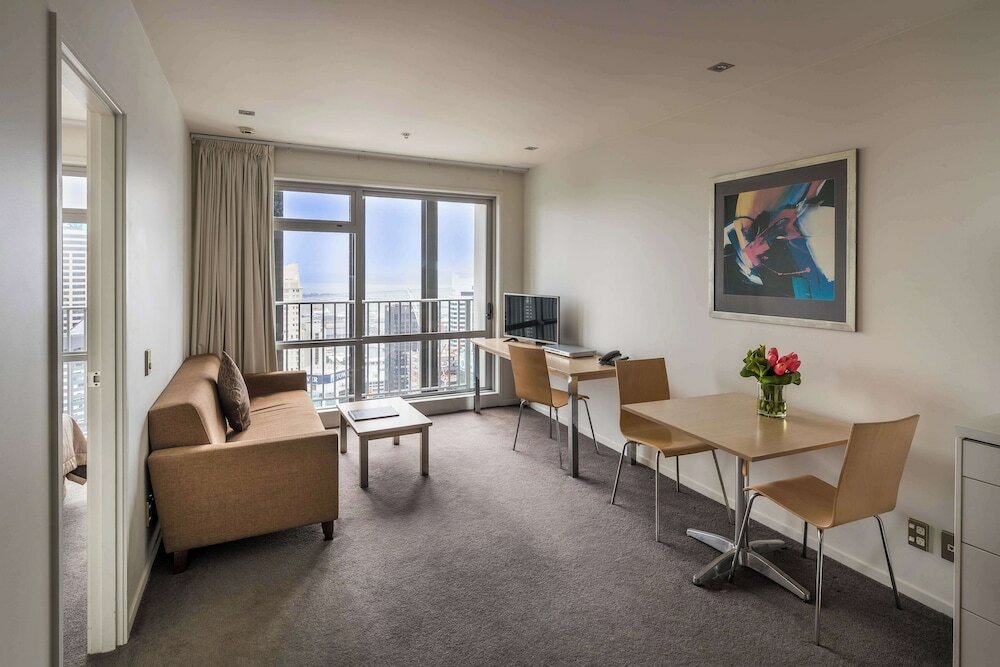 Фото Auckland Harbour Suites