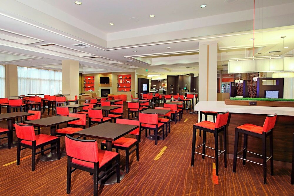 Фото Courtyard by Marriott Oakland Downtown