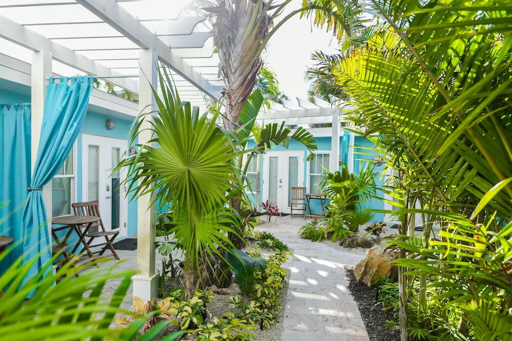 Фото Tropical Breeze Resort