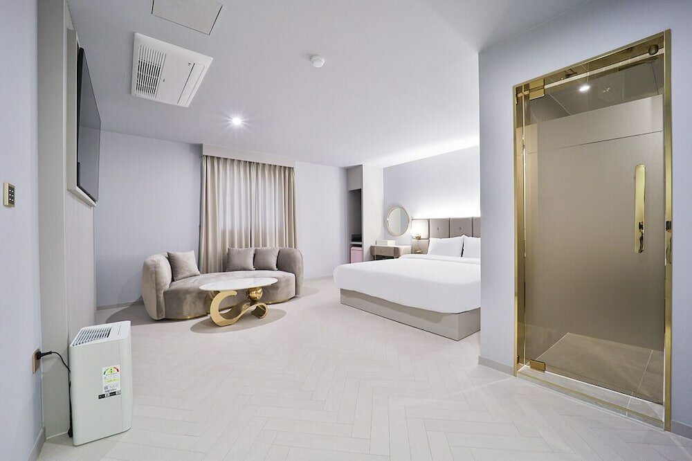 Фото Denbasta Hotel Masan Fishmarket