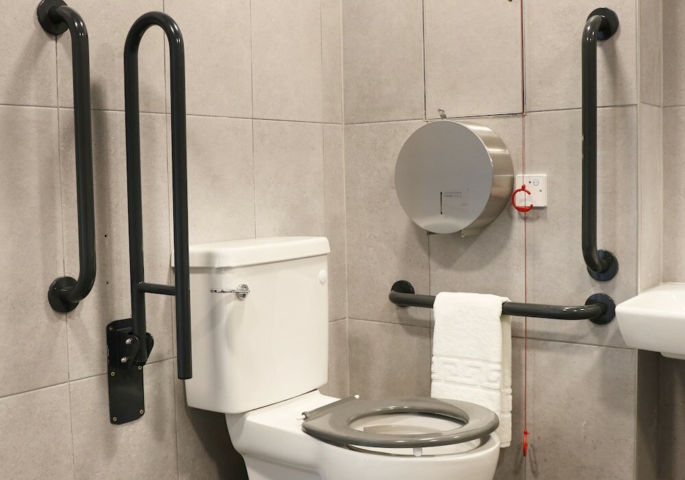 Фото Clink i Lár