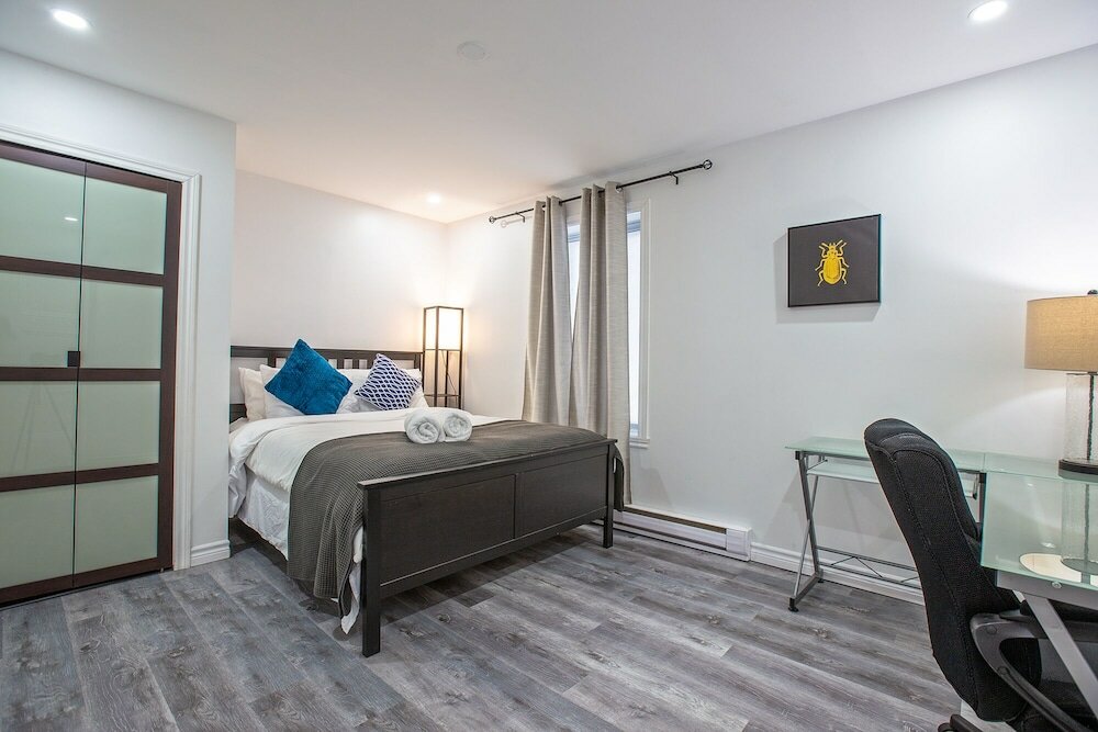 Фото Lovely Condo near Dtown Montreal- 4404