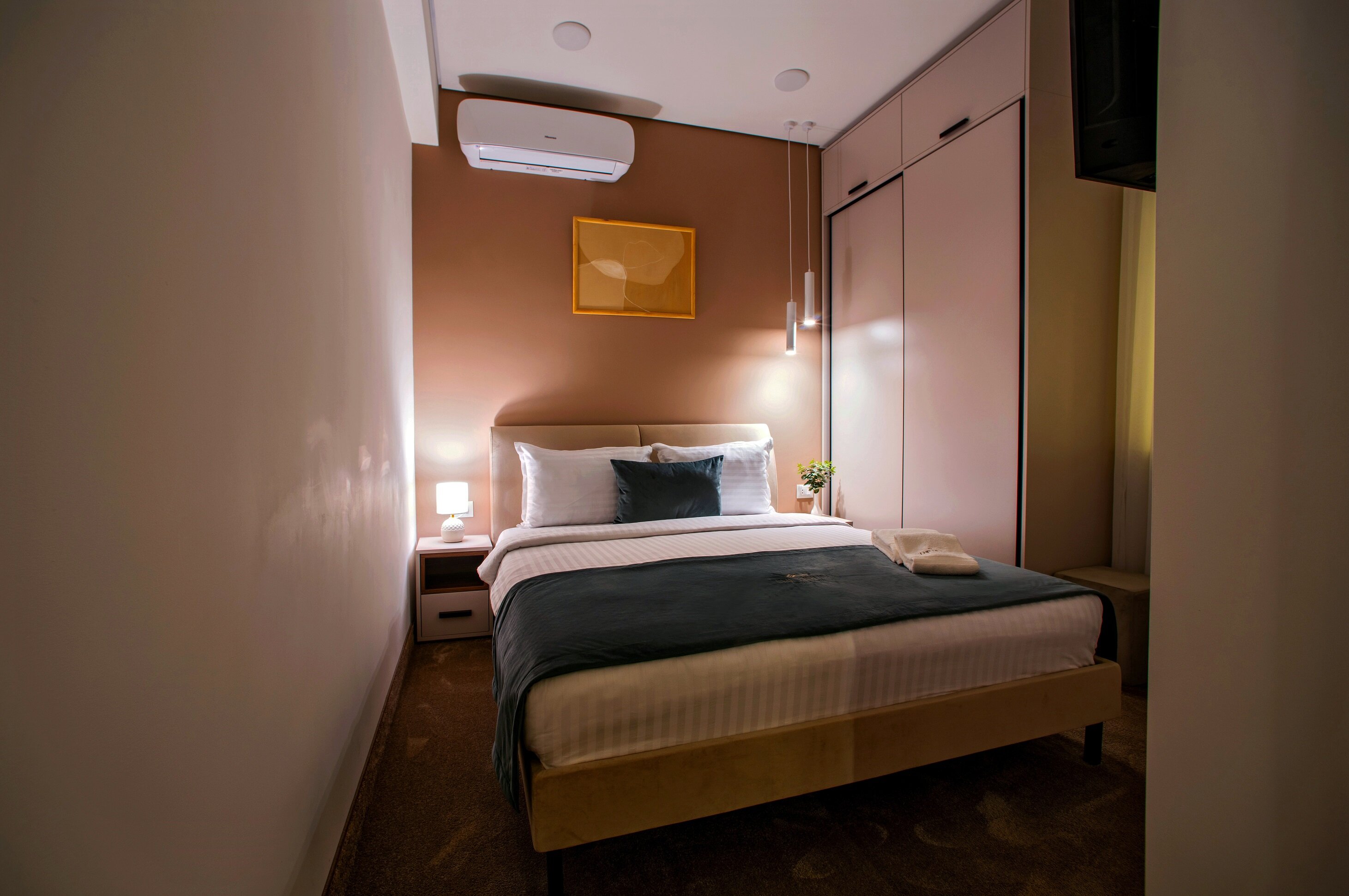 Фото The House Hotel