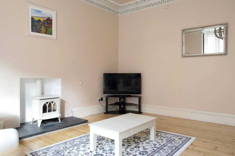 Фото Spacious 4bd Terraced Flat - Edinburgh Old Town