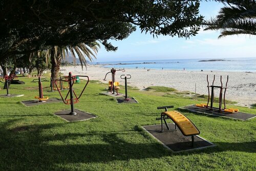 Гостиница Camps Bay Holiday Home - Walk to the Beach в Кейптауне