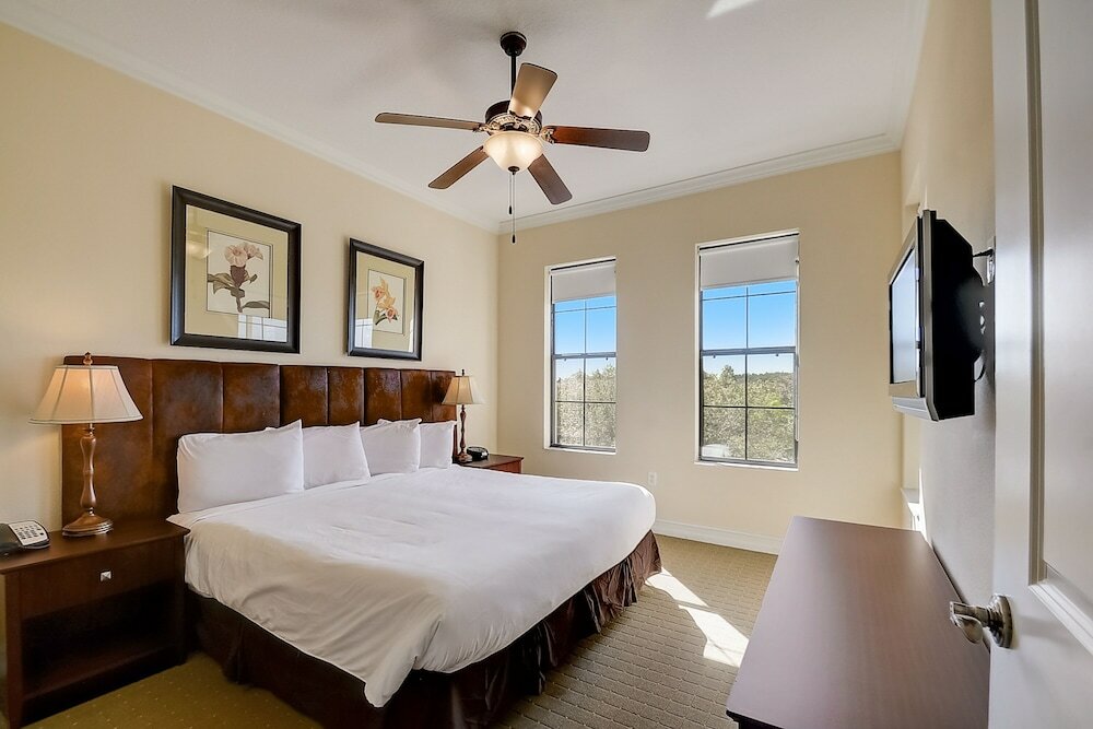 Фото Emerald Greens Hotel Condo Resort