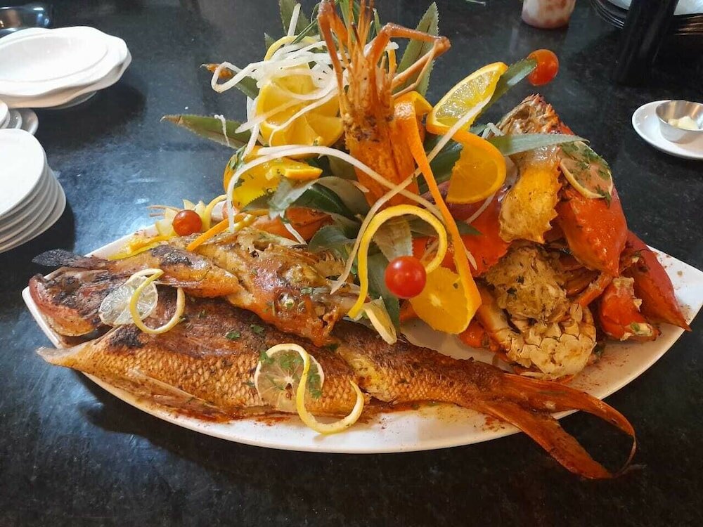 Фото Sunset Boulevard Beachfront Apartment