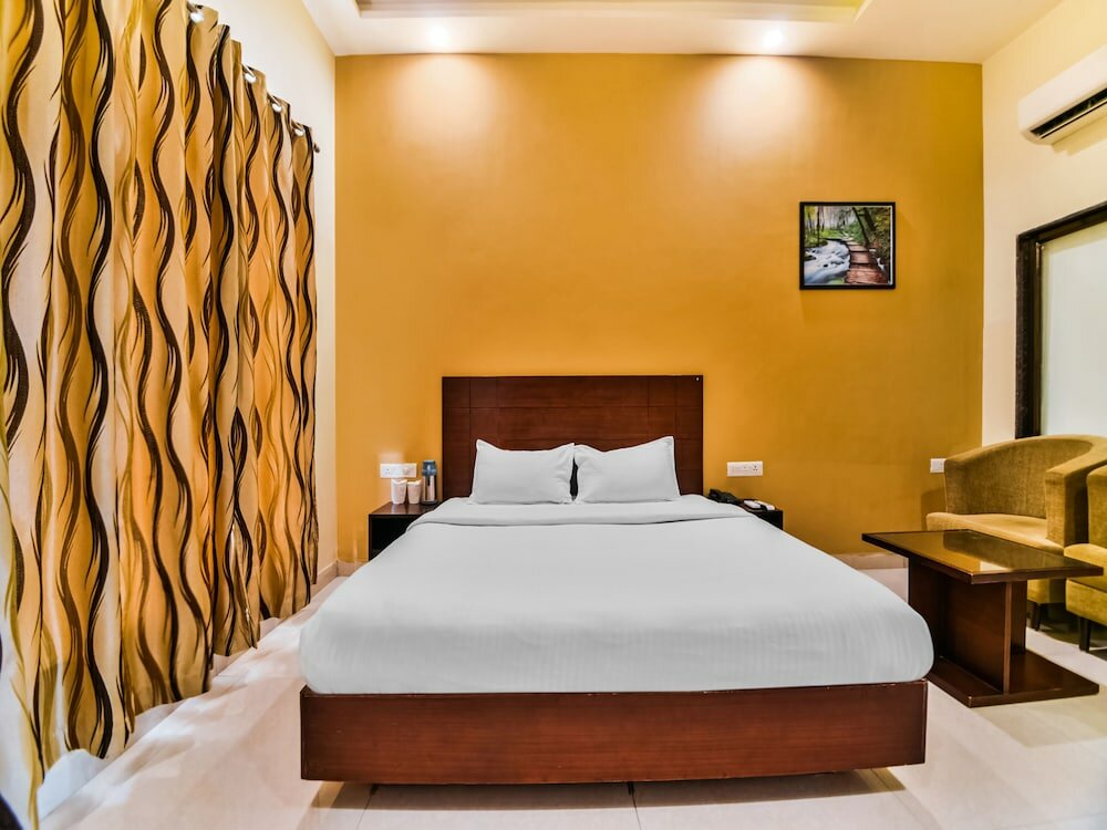 Фото Hotel Amrit Manthan