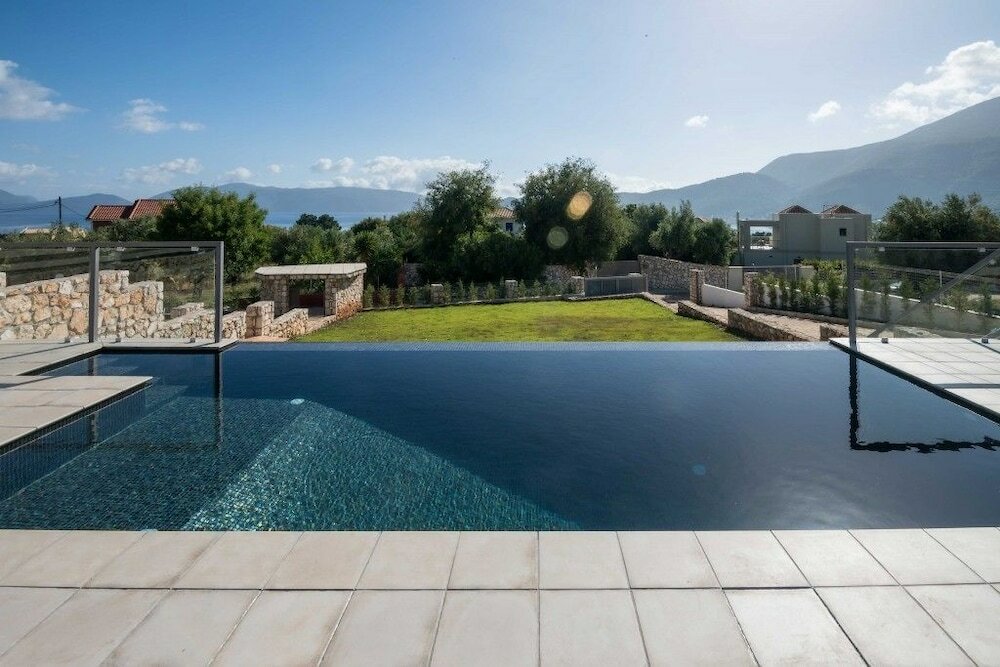 Фото White Villas