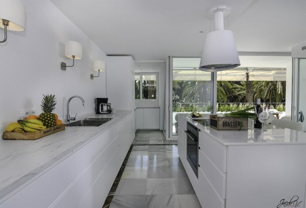 Фото Port Oasis Golden Mile Apartment