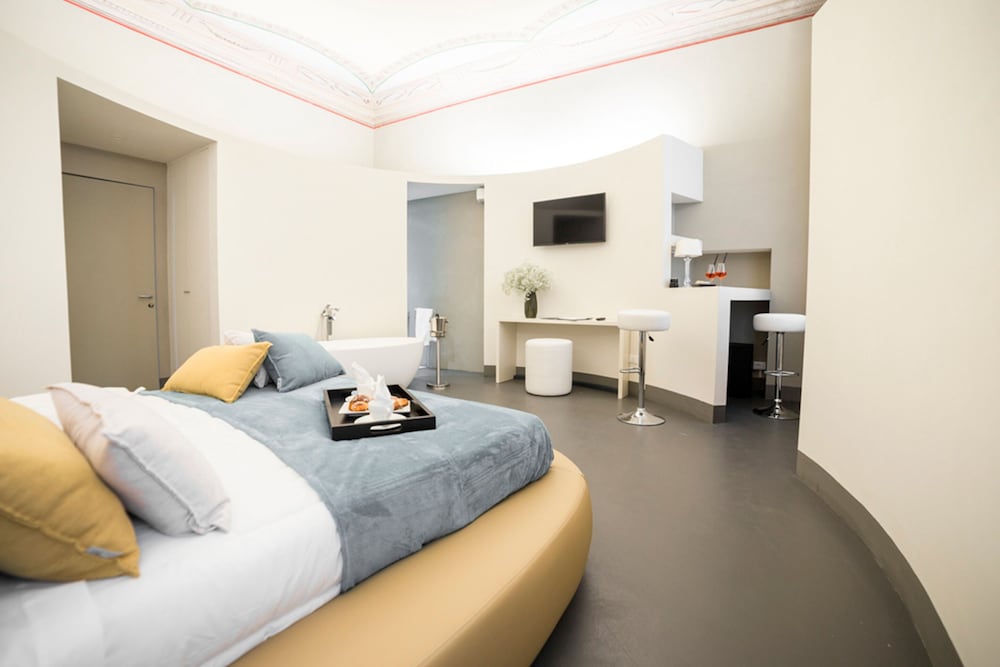 Фото Lucus Exclusive B&b