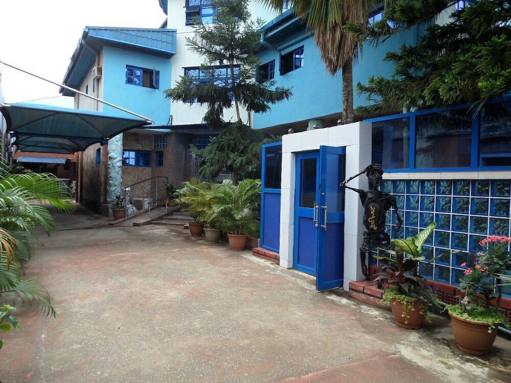 Фото отеля 1