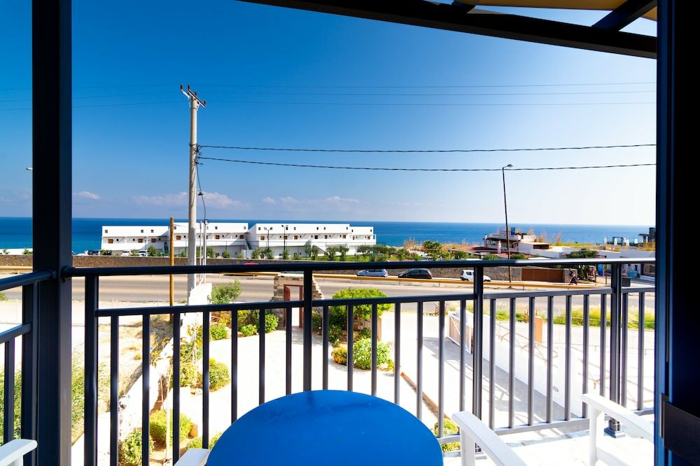 Фото Okirroi Villas