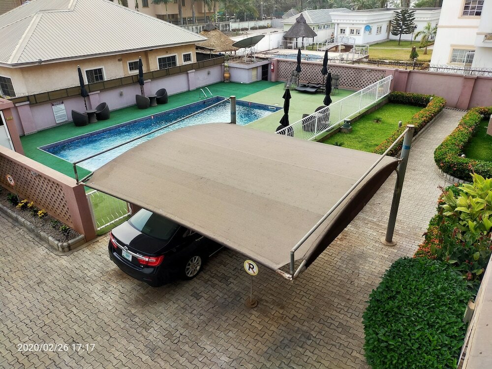 Фото Sheer Luxury Apartments & Suites