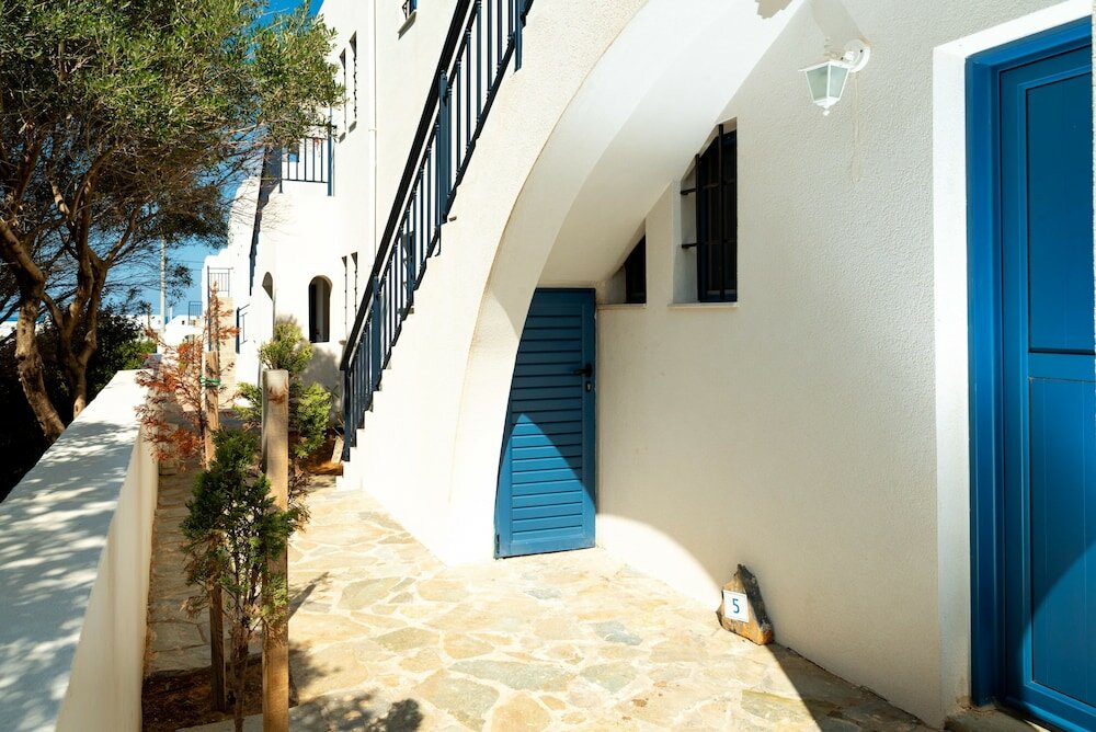 Фото Okirroi Villas