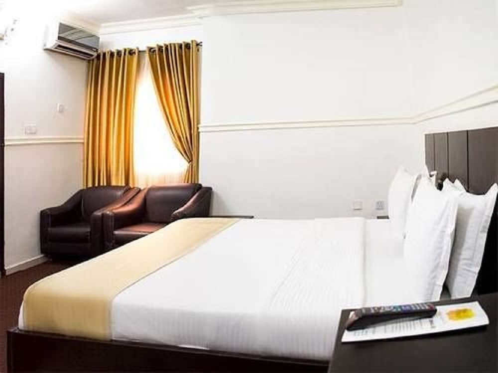 Фото Bjorne Suites