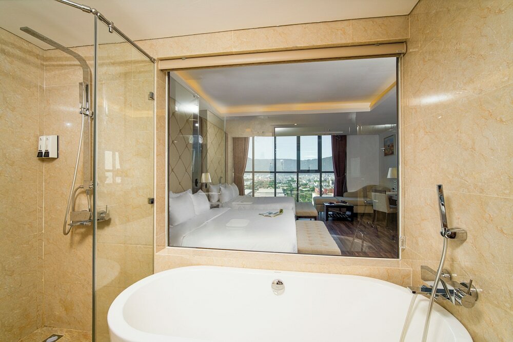 Фото Luxtery Hotel