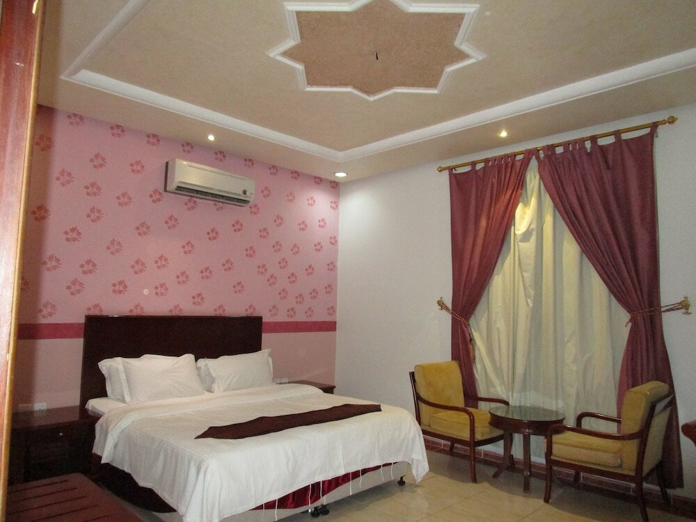 Фото Lamasat Al Hamra Furnished Apartments