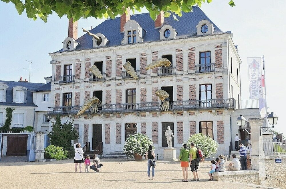 Фото Hôtel-Restaurant Le Monarque