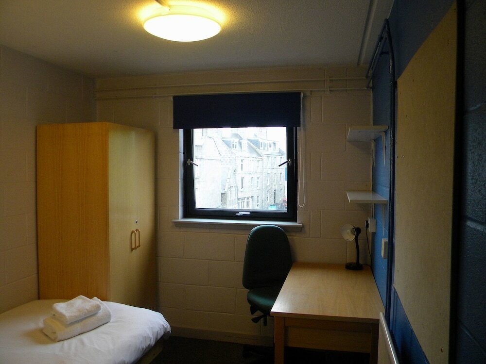 Фото Woolmanhill City Centre - Campus Accommodation