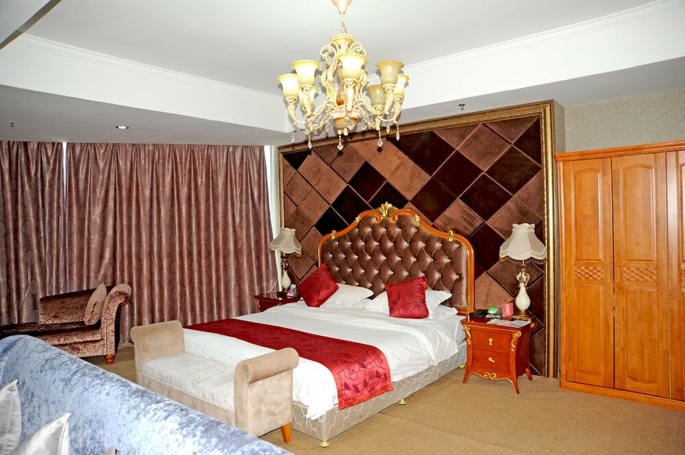 Фото Dinis Business Hotel Kaiyuan Branch