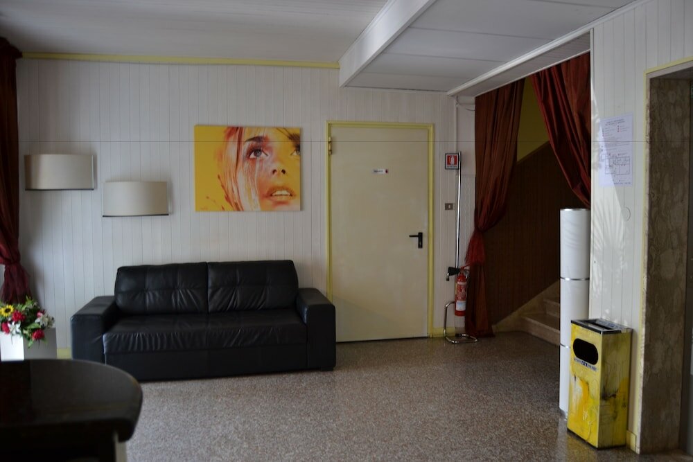 Фото Hotel Apis