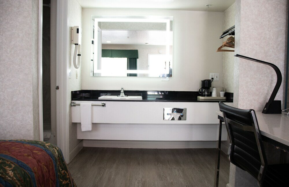 Фото Discovery Inn