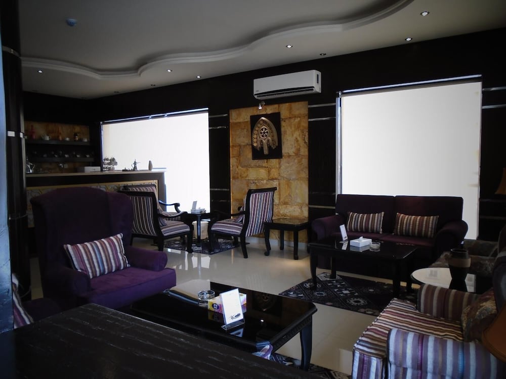 Фото Masaken Al Naifat Furnished Units