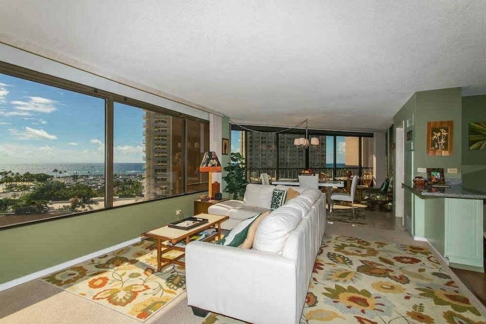 Фото Two Bedroom Discovery Bay High Rise Condos with Lanai & Gorgeous Views