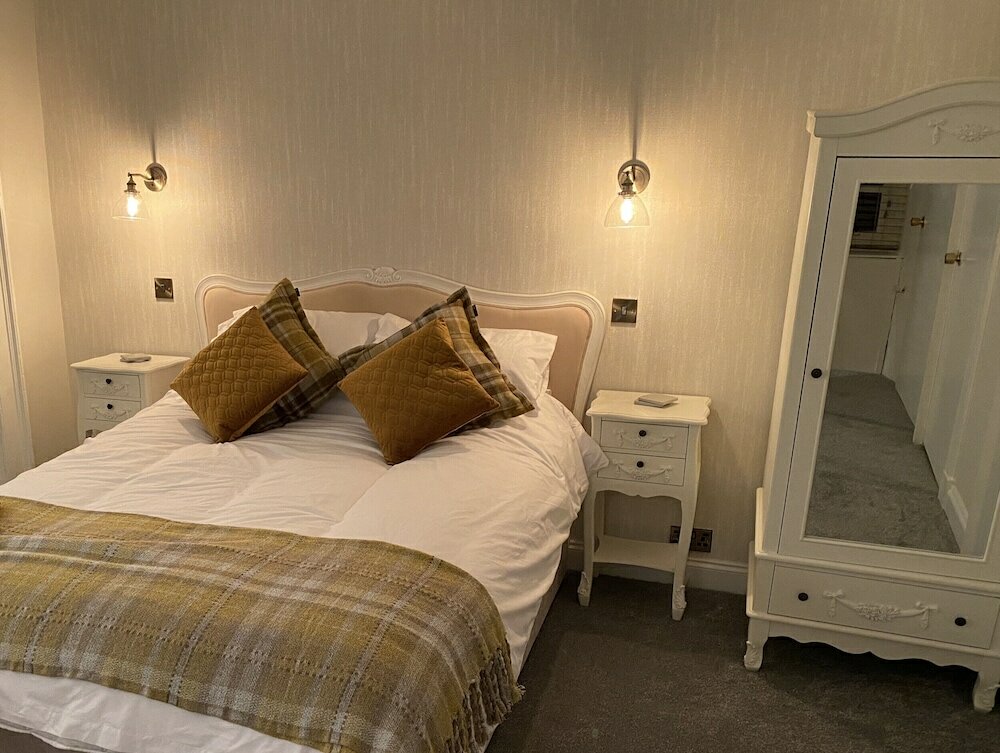 Фото The Covenanter Hotel