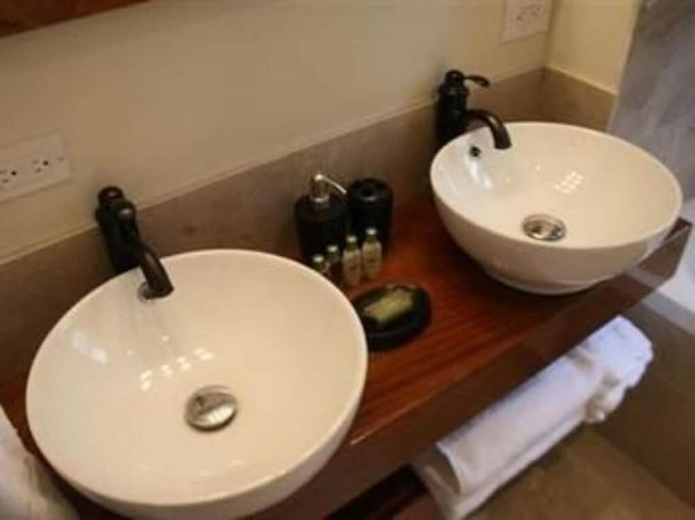 Фото Roscoe Village Guesthouse