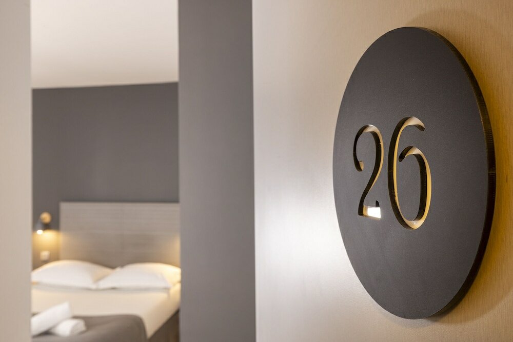 Фото Paris Legendre