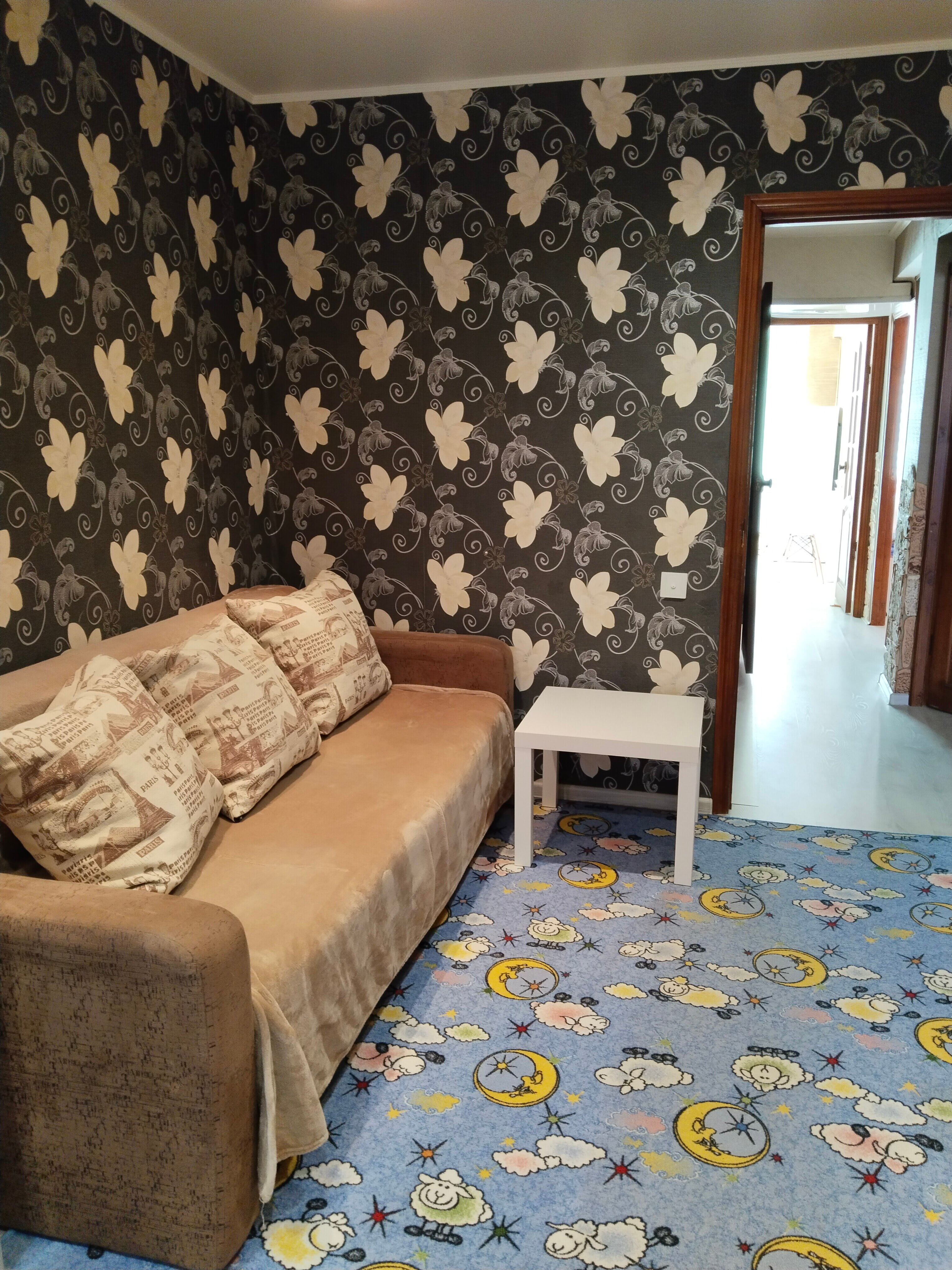 Фото Уютная Трехкомнатная Квартира