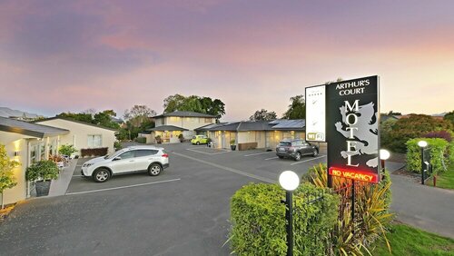 Гостиница Arthur's Court Motor Lodge в Крайстчерче