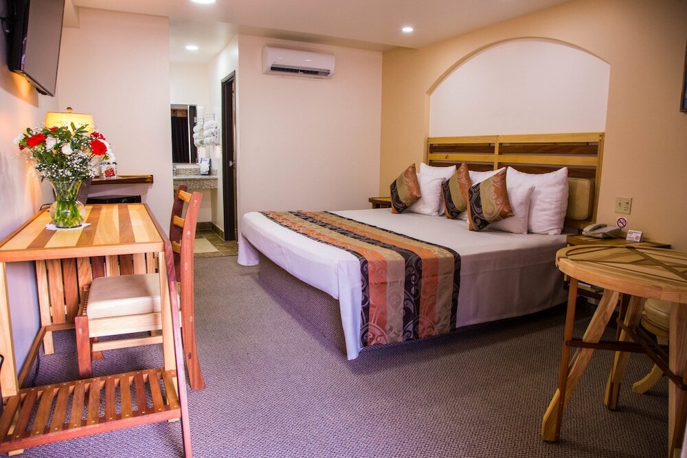 Фото Hotel La Villa de Zaragoza