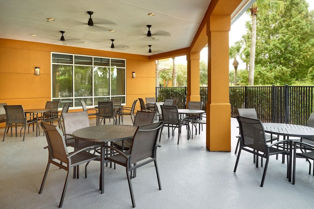 Фото Fairfield Inn & Suites by Marriott Orlando at SeaWorld