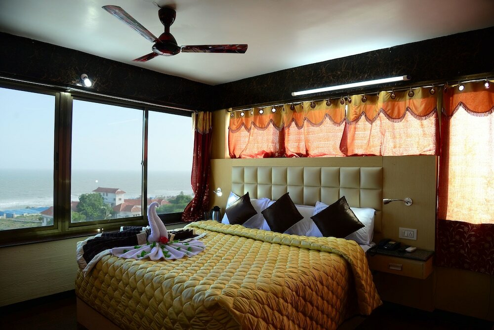 Фото Tri Sea Hotel