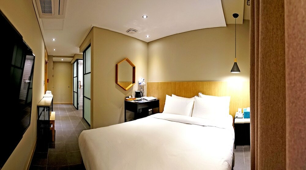 Фото Hotel Millhaus Shinchon