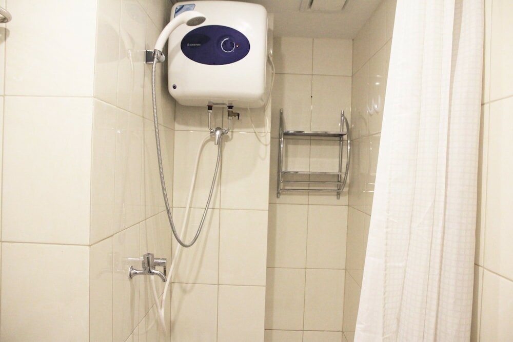 Фото Deluxe and Comfortable The Springlake Summarecon Apartment