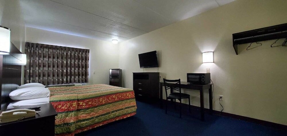 Фото Plano Inn & Suites