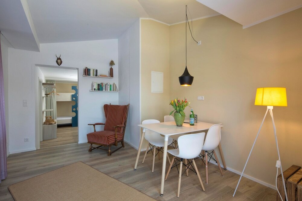 Фото Little Suite Apartments