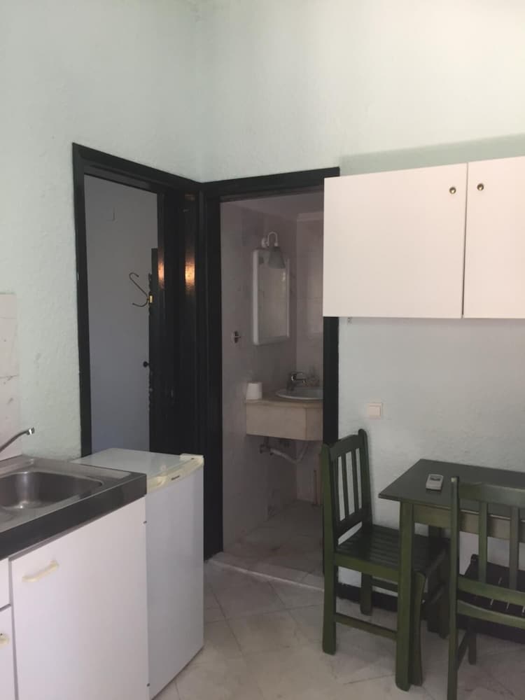 Фото Nikos Apartments