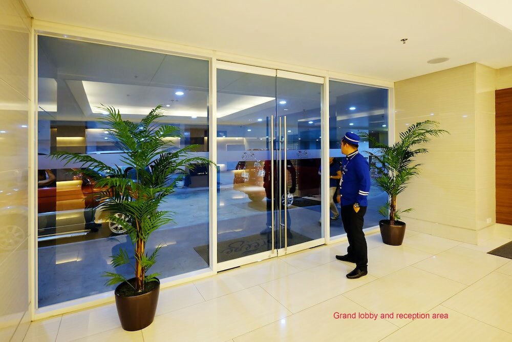 Фото Breeze Residences Roxas Boulevard Manila