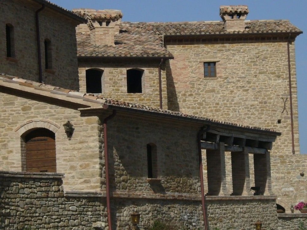 Фото Borgo Storico Cisterna