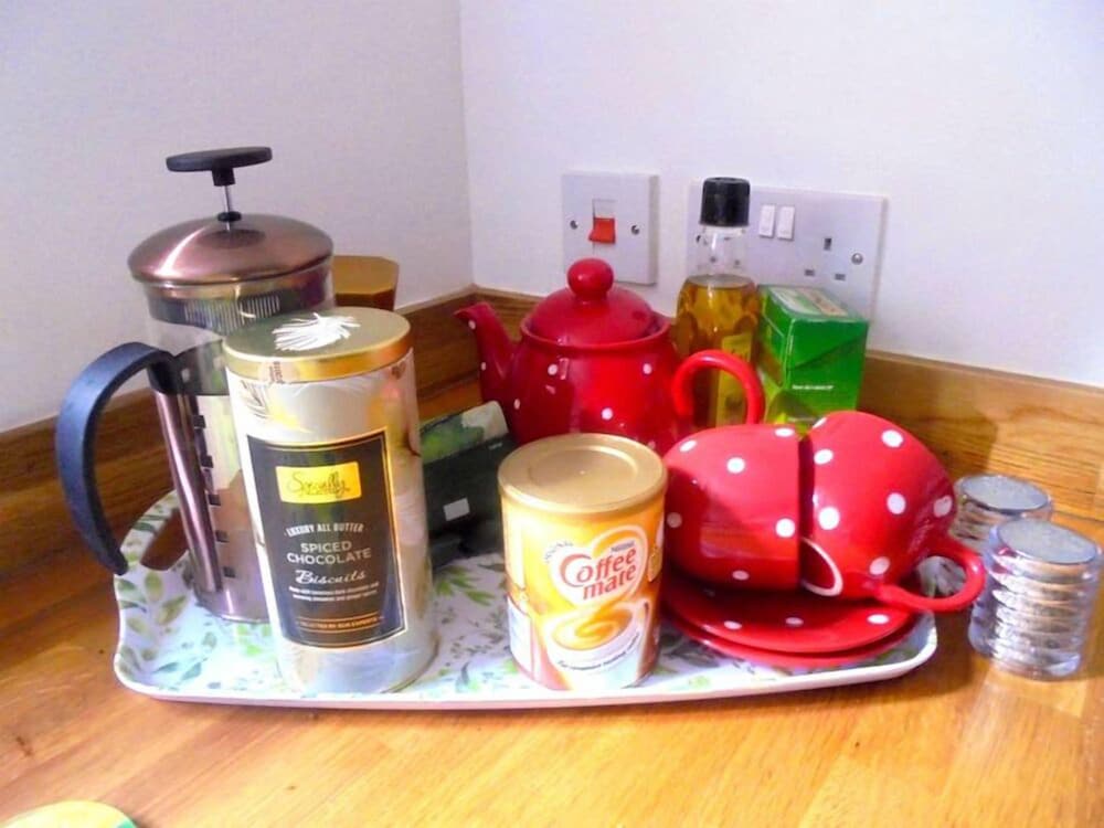 Фото Needles Cottages