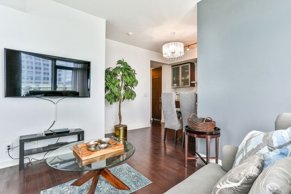 Фото Exquisite 55th Floor 2 Bed 2 Bath Parking