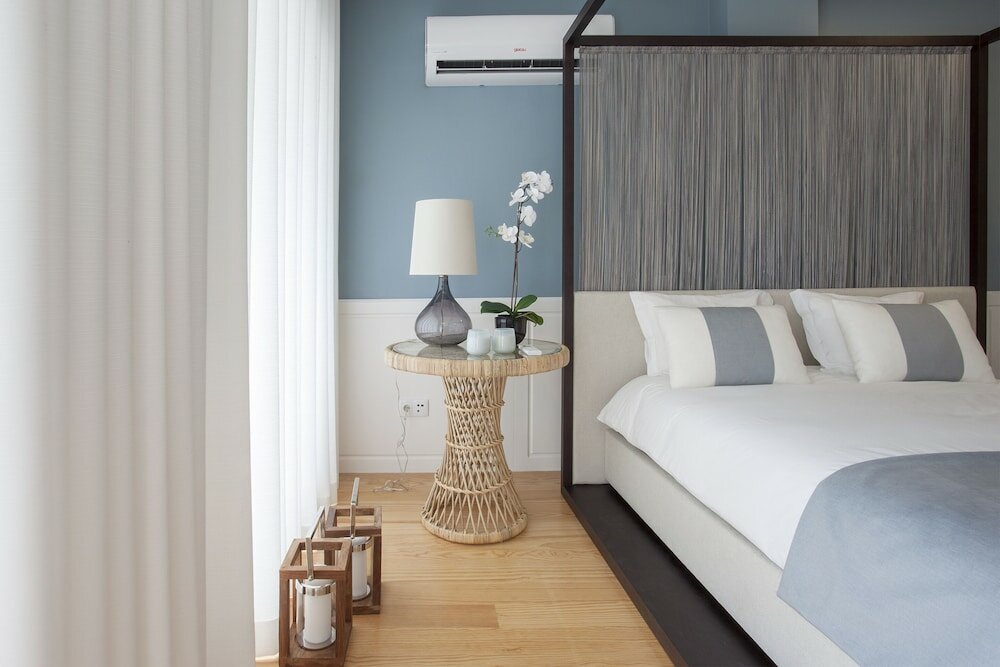 Фото Liiiving In Porto Downtown Luxury Studio