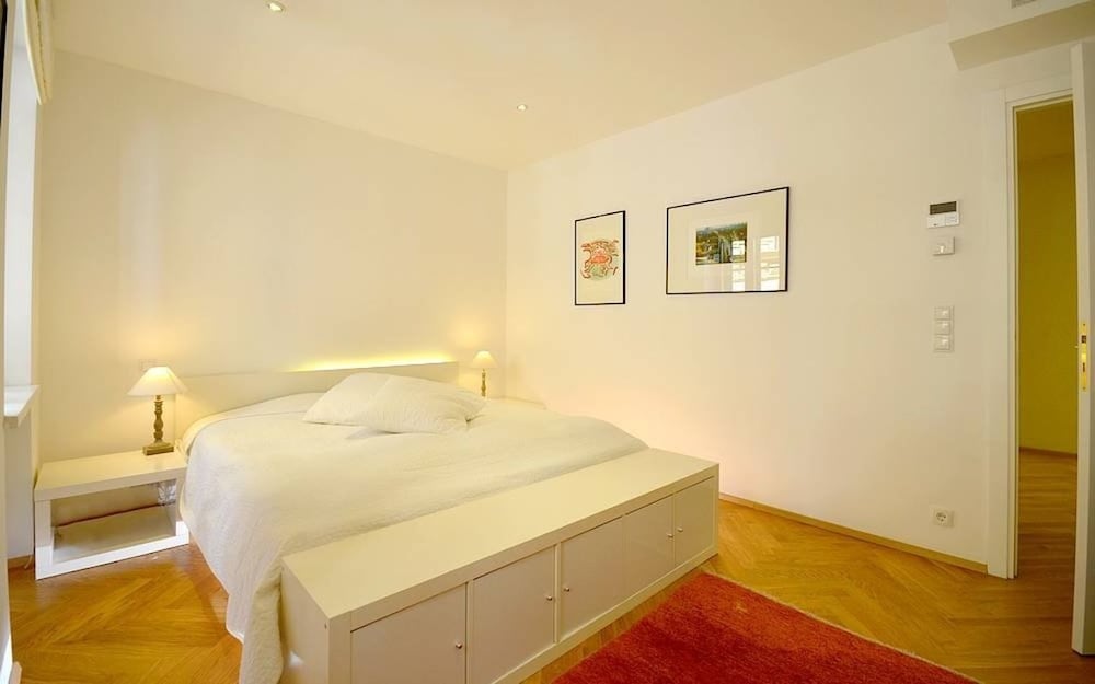 Фото Vienna Residence High-class Luxury Apartment for up to 6 Happy Guests
