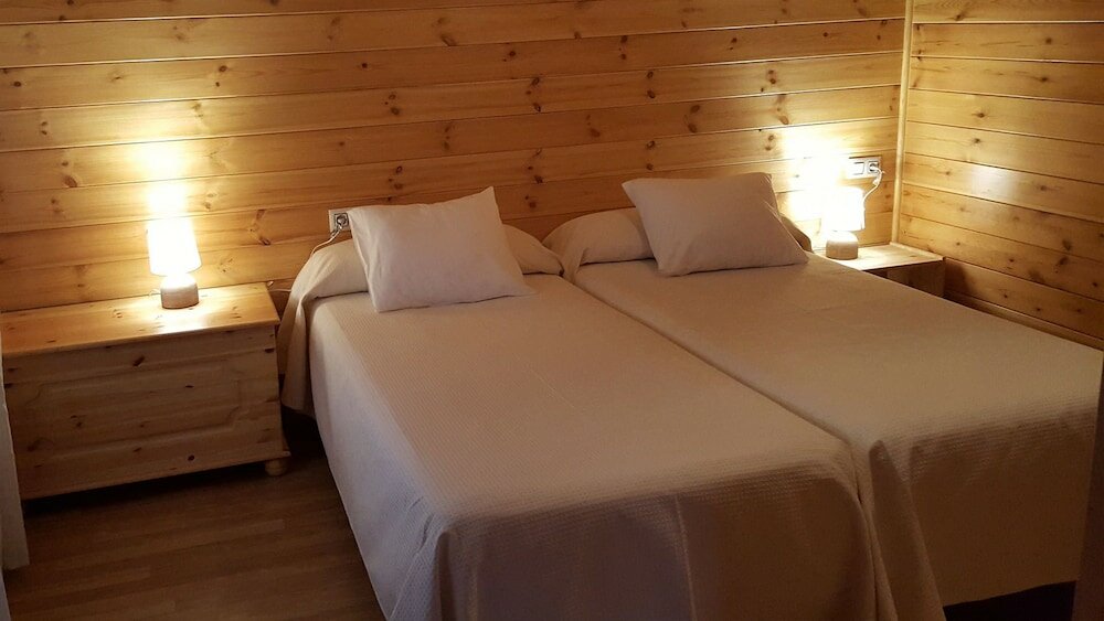 Фото Hostal Restaurant Pous de la Neu