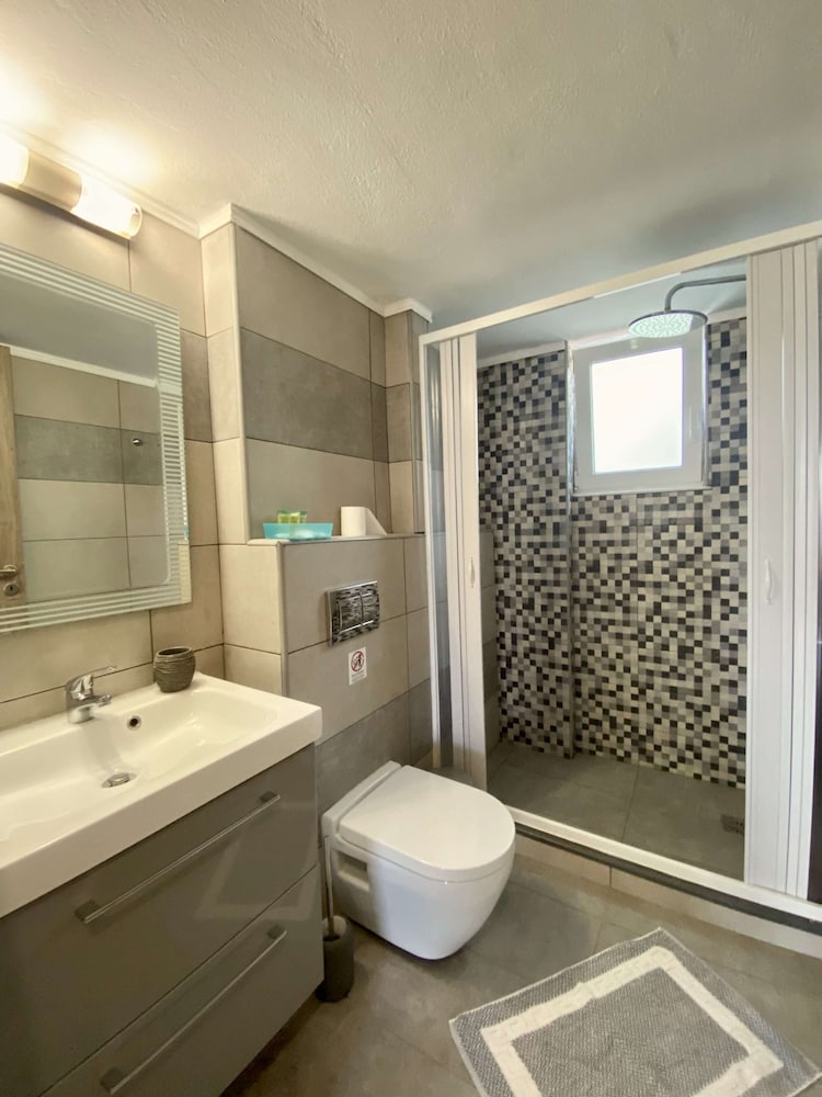 Фото Eirini & Manolis Apartments